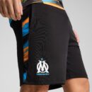Short OM Training Faster Homme 2025 Noir/Bleu/Orange